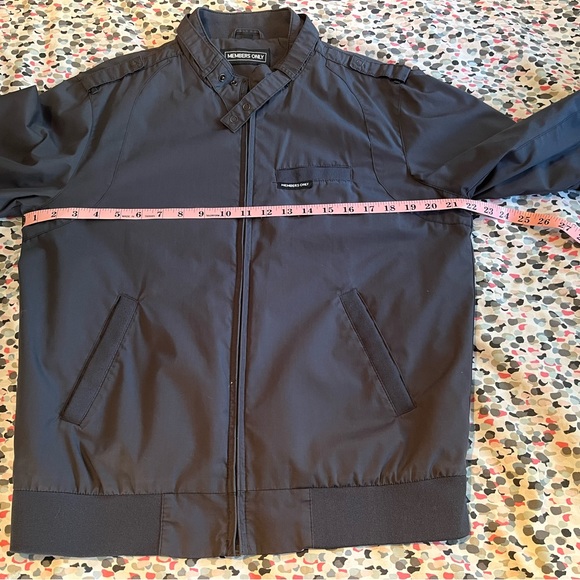 Like new! Authentic Members Only medium men's jacket in slate grey. - Picture 4 of 9
